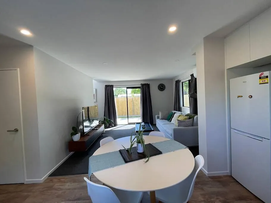 Holiday home Peaceful 2Bed2Bath With Parking Close To Colombo St Christchurch New Zealand